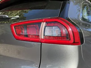 Foto 19 van Kia Niro 1.6 GDi Hybrid DynamicLine - Navigatie - Climate Control - Trekhaak - Cruise Control