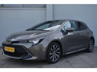 Toyota Corolla 1.8 Hybrid Dynamic Automaat 122pk | Stoelverwarming | Draadloze telefoonoplader | Key