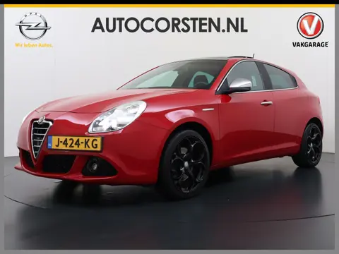 Alfa Romeo Giulietta 1.4T 170PK Automaat Panoramadak Stoelverwarming Trekhaak Ecc Cruise Control Blu