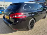 Foto 24 van Peugeot 308 SW 1.2 PureTech Blue Lease Premium