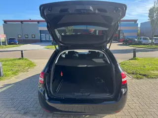 Foto 17 van Peugeot 308 SW 1.2 PureTech Blue Lease Premium