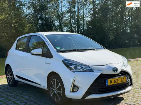 Toyota Yaris 1.5 Hybrid Active 1e eigenaar dealer onderhouden achteruit camera navigatie cruis contr