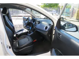 Foto 15 van Hyundai I10 1.0i Go! Nieuwe koppeling | APK | Achteruitrij camera | Navigatie |Airco met Climite Con