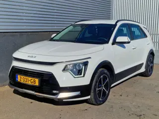 Foto 13 van Kia Niro 1.6 GDi Hybrid DynamicLine 1e eign. Nederlandse auto, Navigatie, Achteruitrijcamera, Parkee