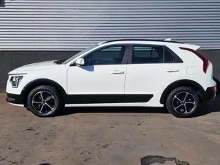 Foto 14 van Kia Niro 1.6 GDi Hybrid DynamicLine 1e eign. Nederlandse auto, Navigatie, Achteruitrijcamera, Parkee