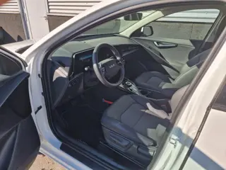 Foto 19 van Kia Niro 1.6 GDi Hybrid DynamicLine 1e eign. Nederlandse auto, Navigatie, Achteruitrijcamera, Parkee