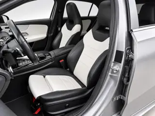 Foto 11 van Mercedes-Benz A-klasse 250|AMG Premium paint|PANO |2Tone-Leer|Camera|Burmester-Audio|SfeerLicht | Pr