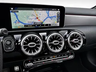 Foto 14 van Mercedes-Benz A-klasse 250|AMG Premium paint|PANO |2Tone-Leer|Camera|Burmester-Audio|SfeerLicht | Pr