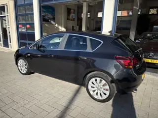 Foto 20 van Opel Astra 1.4 Turbo Cosmo NL AUTO/NW APK 09/27/NAVI/CLIMA