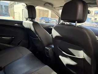 Foto 15 van Opel Astra 1.4 Turbo Cosmo NL AUTO/NW APK 09/27/NAVI/CLIMA