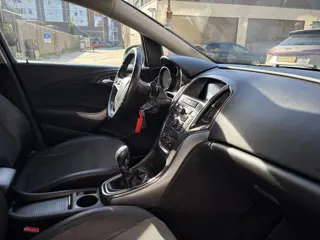 Foto 14 van Opel Astra 1.4 Turbo Cosmo NL AUTO/NW APK 09/27/NAVI/CLIMA