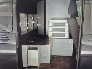 Foto 17 van Volkswagen Transporter 2.0 TDI 150pk dsg hondenvervoer Highline 3x hond climate regeling prof. inric