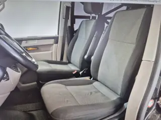 Foto 20 van Volkswagen Transporter 2.0 TDI 150pk dsg hondenvervoer Highline 3x hond climate regeling prof. inric