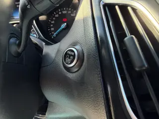 Foto 12 van Ford Focus 1.0 ST-Line Zeer netjes navigatie trekhaak cruis control airco elektrische ramen cv op af