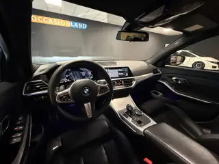 Foto 20 van BMW 3-serie 330e eDrive Edition M-Sport|KANTELDAK|SFEER|HUD|CARPLAY|PDC|LED|CRUISE|LEDER|STOELV|CAME