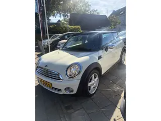 Foto 19 van MINI 3-deurs 1.6 Cooper Chili Super complete en strakke, mooie Mini Cooper!! Origineel navigatie, Di