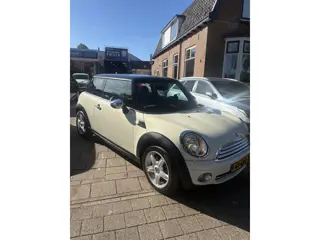 Foto 18 van MINI 3-deurs 1.6 Cooper Chili Super complete en strakke, mooie Mini Cooper!! Origineel navigatie, Di