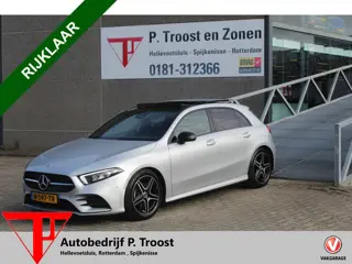 Mercedes-Benz A-Klasse 180 AMG Night pakket Panoramadak/Stoelverwarming/Sfeerverlichting/DAB/Achteru