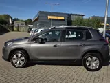 Foto 25 van Peugeot 2008 1.2 Blue Lion/PANO/NAVI/NEIUW DIS RIEM