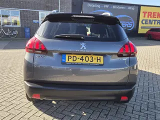 Foto 13 van Peugeot 2008 1.2 Blue Lion/PANO/NAVI/NEIUW DIS RIEM