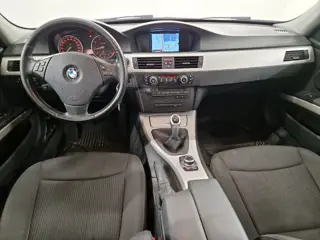 Foto 16 van BMW 3-serie 318i Business Line NAVI PSENSOR CRUISE 2 X SLEUTELS