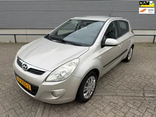 Hyundai I20 **Hyundai i20 1.2i DynamicVersion | NAP | Lage Kilometerstand | Slechts 3 Eigenaren | Zu