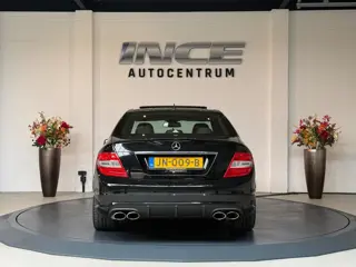 Foto 19 van Mercedes-Benz C-klasse AMG C63 6.2 V8 | Topstaat