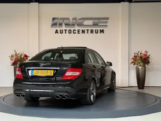 Foto 18 van Mercedes-Benz C-klasse AMG C63 6.2 V8 | Topstaat