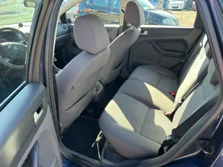 Foto 12 van Ford Focus Wagon 2006 Airco 1.6 Benzine