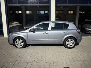 Foto 20 van Opel Astra 1.6 Edition APK 5/2027 (bj 2005)