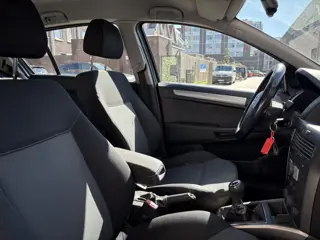 Foto 15 van Opel Astra 1.6 Edition APK 5/2027 (bj 2005)