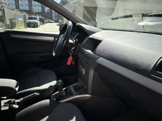 Foto 14 van Opel Astra 1.6 Edition APK 5/2027 (bj 2005)