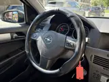 Foto 21 van Opel Astra 1.6 Edition APK 5/2027 (bj 2005)