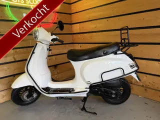 AGM Bromscooter VX50 (bj 2019, automaat)