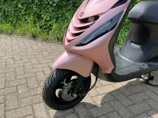 Foto 13 van Piaggio Zip SP ROSE GOLD ALPHA LED E4 Scooter BETAAL MET in3