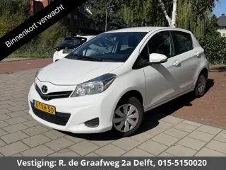 Toyota Yaris 1.0 VVT-i Now | Trekhaak | Airco | Radio-CD/MP3 speler |