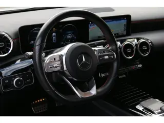 Foto 19 van Mercedes-Benz A-klasse 180 Business Solution AMG