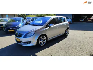 Foto 13 van Opel Corsa 1.4-16V Cosmo bj 2010 OPC line airco