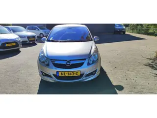 Foto 14 van Opel Corsa 1.4-16V Cosmo bj 2010 OPC line airco