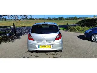 Foto 17 van Opel Corsa 1.4-16V Cosmo bj 2010 OPC line airco