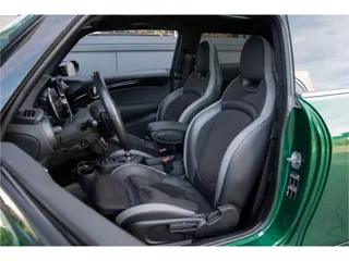 Foto 15 van MINI 3-deurs 2.0 John Cooper Works 231PK | Pro Exhaust | Pano | ACC | HUD | Camera | KeyLess | Stuur