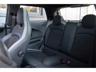 Foto 16 van MINI 3-deurs 2.0 John Cooper Works 231PK | Pro Exhaust | Pano | ACC | HUD | Camera | KeyLess | Stuur