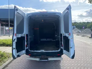Foto 15 van Ford Transit 350 2.2 TDCI L3H2 Ambiente / 108.395 KM NAP / Airco / Camera / PDC / APK 20-2-2027 / 20