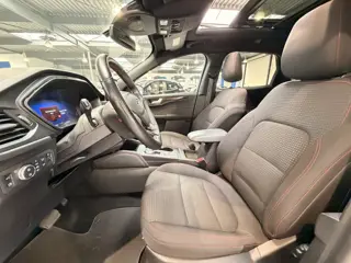 Foto 17 van Ford Kuga 2.5 PHEV 225 pk ST-Line | Pano | Adapt. cruise | El. a. klep | Stoelverw. | SOH 89,3% | 18