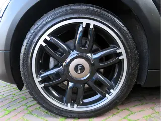 Foto 17 van MINI Clubman 1.6 Cooper BondStreet R55 LCI met Leder, Clima, afn. trekhaak en 17"