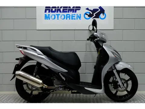 Suzuki UX 150 (bj 2010)