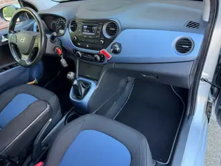 Foto 18 van Hyundai I10 1.0i i-Motion Premium /bj.2014 / kleur: grijs / NAP met 142036 km./ APK 09/2027 / climat