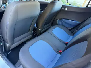 Foto 19 van Hyundai I10 1.0i i-Motion Premium /bj.2014 / kleur: grijs / NAP met 142036 km./ APK 09/2027 / climat