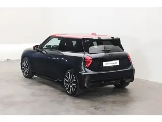 Foto 20 van MINI Hatchback Cooper SE / John Cooper Works / Pakket XL / John Cooper Works / Pakket XL / 18" JCW L