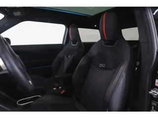 Foto 13 van MINI Hatchback Cooper SE / John Cooper Works / Pakket XL / John Cooper Works / Pakket XL / 18" JCW L